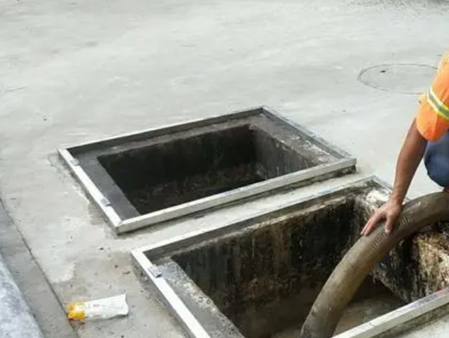 梅里斯达斡尔族化粪池清理